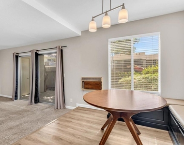 2562 Walnut Blvd. - Photo Thumbnail 9