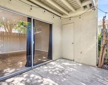 2562 Walnut Blvd. - Photo Thumbnail 28