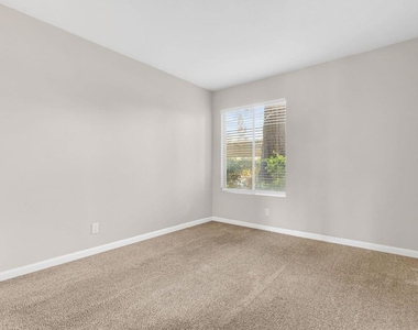 2562 Walnut Blvd. - Photo Thumbnail 25