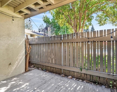 2562 Walnut Blvd. - Photo Thumbnail 26