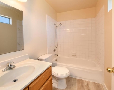 2716 Adeline St - Photo Thumbnail 15