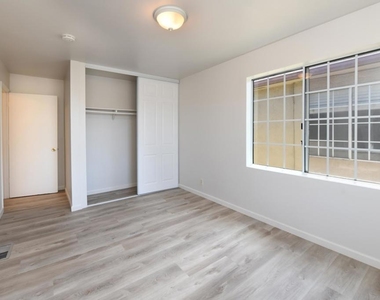 2716 Adeline St - Photo Thumbnail 12