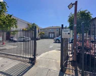 2716 Adeline St - Photo Thumbnail 21
