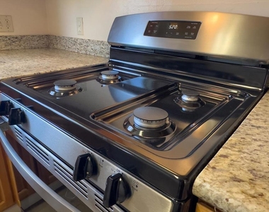 2716 Adeline St - Photo Thumbnail 6