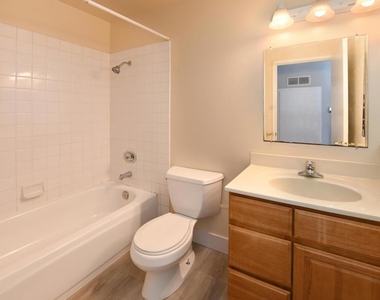 2716 Adeline St - Photo Thumbnail 17