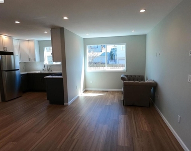 720 Foothill Blvd - Photo Thumbnail 4