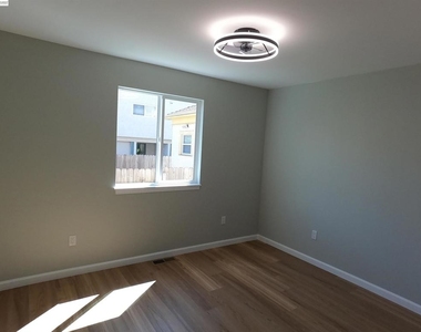 720 Foothill Blvd - Photo Thumbnail 11
