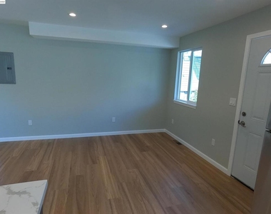 720 Foothill Blvd - Photo Thumbnail 6