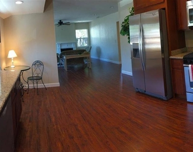 1448 Rosal Ln Front House - Photo Thumbnail 3