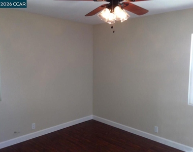 1448 Rosal Ln Front House - Photo Thumbnail 11