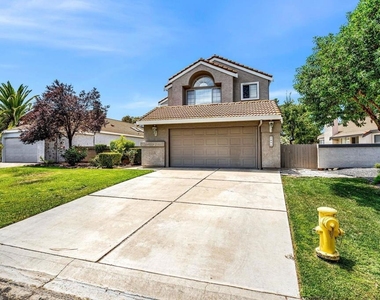 2451 Cherry Hills Drive - Photo Thumbnail 2
