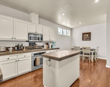 2451 Cherry Hills Drive - Photo Thumbnail 15