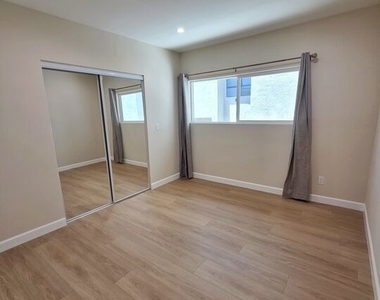 1449 Butler Ave - Photo Thumbnail 8