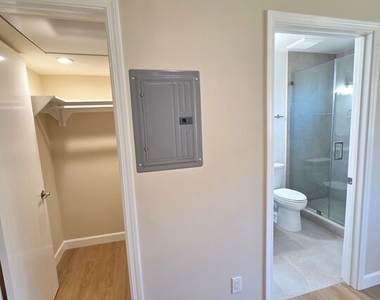 1449 Butler Ave - Photo Thumbnail 11