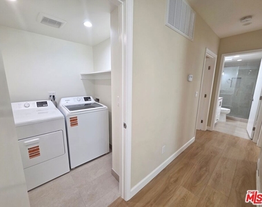 1449 Butler Ave - Photo Thumbnail 7