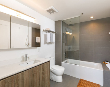 5800 Harold Way - Photo Thumbnail 6