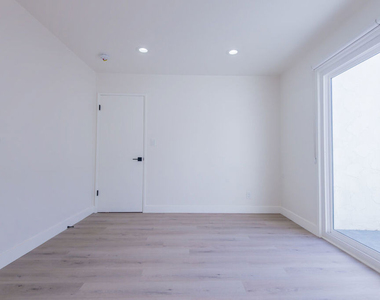 2757 Andreo Avenue - Photo Thumbnail 10