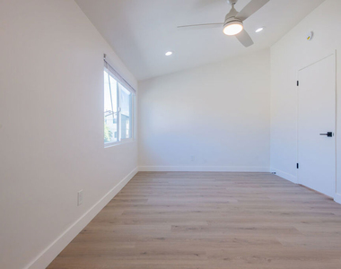 2757 Andreo Avenue - Photo Thumbnail 23