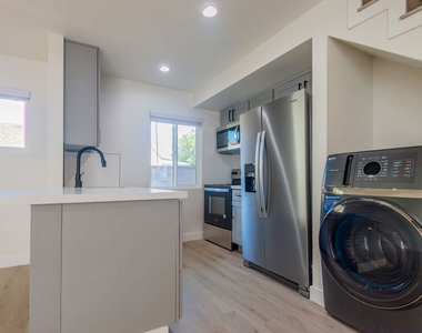 2757 Andreo Avenue - Photo Thumbnail 4