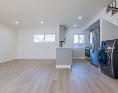 2757 Andreo Avenue - Photo Thumbnail 3
