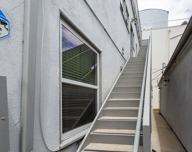 444 S Roxbury Drive - Photo Thumbnail 28
