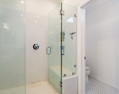 444 S Roxbury Drive - Photo Thumbnail 20