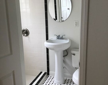 1044 N Bonnie Brae Street - Photo Thumbnail 2