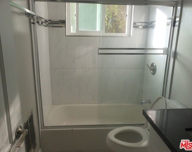 213 S Alexandria Avenue - Photo Thumbnail 7