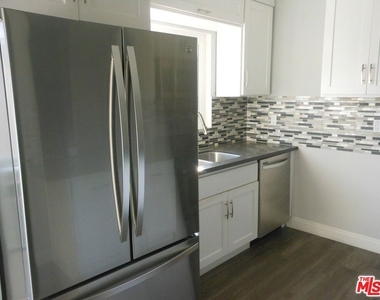 213 S Alexandria Avenue - Photo Thumbnail 5
