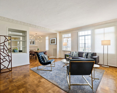450 N Rossmore Avenue - Photo Thumbnail 2