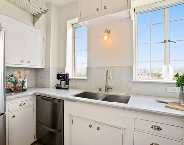 450 N Rossmore Avenue - Photo Thumbnail 4