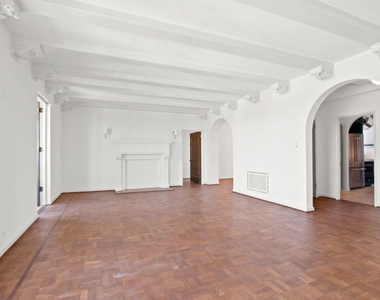 450 N Rossmore Avenue - Photo Thumbnail 9