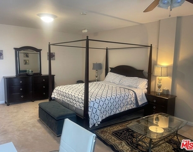 5625 Crescent Parkway - Photo Thumbnail 13