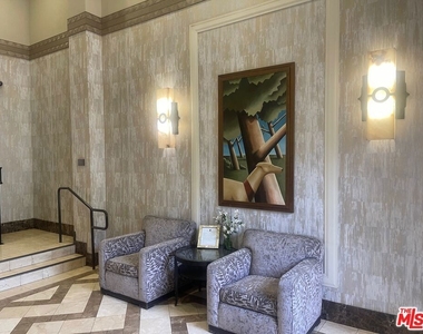5625 Crescent Parkway - Photo Thumbnail 2