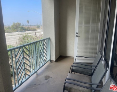 5625 Crescent Parkway - Photo Thumbnail 20