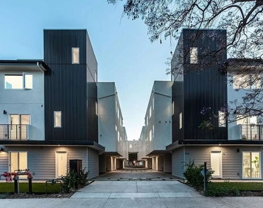 945 N Oxford Avenue - Photo Thumbnail 20