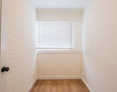 108 N Broadway - Photo Thumbnail 13