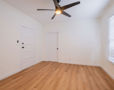 108 N Broadway - Photo Thumbnail 19