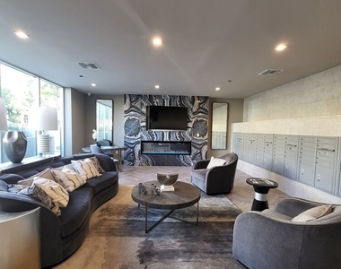 750 S Kingsley Drive - Photo Thumbnail 1