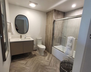 750 S Kingsley Drive - Photo Thumbnail 9