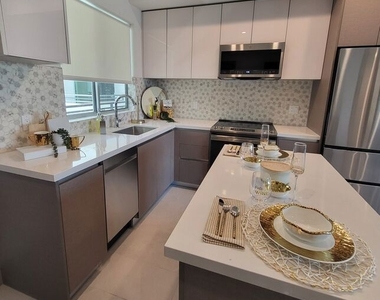 750 S Kingsley Drive - Photo Thumbnail 8