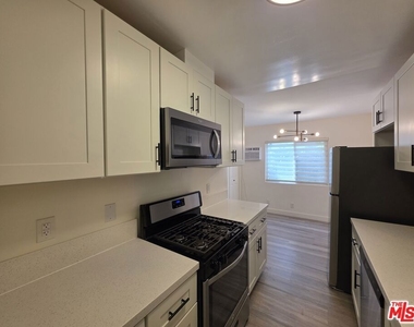 3707 S Canfield Avenue - Photo Thumbnail 16