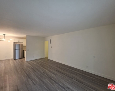 3707 S Canfield Avenue - Photo Thumbnail 10