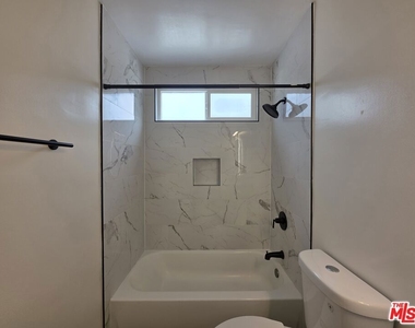 3707 S Canfield Avenue - Photo Thumbnail 7