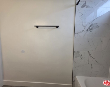 3707 S Canfield Avenue - Photo Thumbnail 37