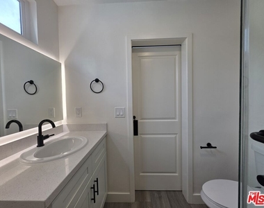 3707 S Canfield Avenue - Photo Thumbnail 5