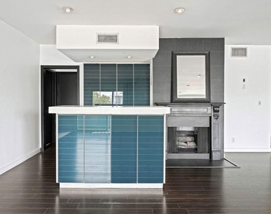 825 S Le Doux Road - Photo Thumbnail 3