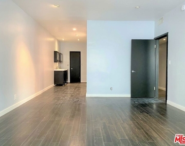 825 S Le Doux Road - Photo Thumbnail 9