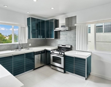 825 S Le Doux Road - Photo Thumbnail 5