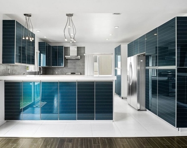 825 S Le Doux Road - Photo Thumbnail 4